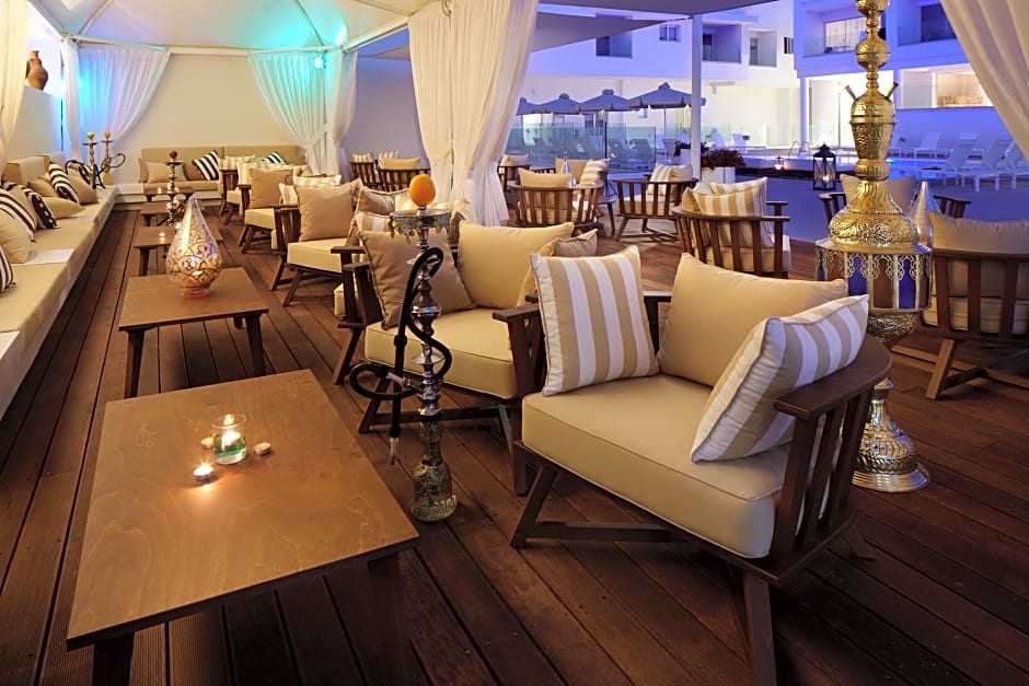 Melpo Antia Luxury Apartments & Suites