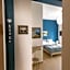 PalerMonAmour Art Gallery Suite