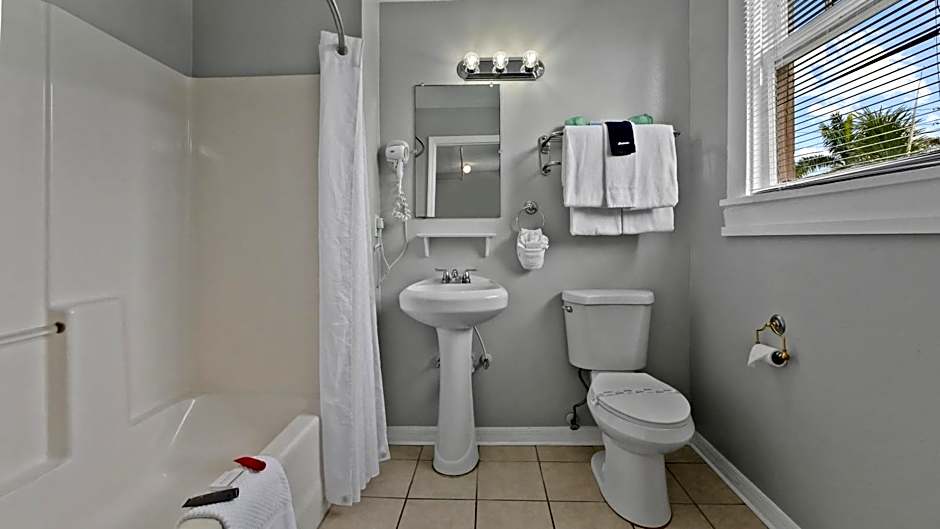 Crystal Bay Historic Hotel