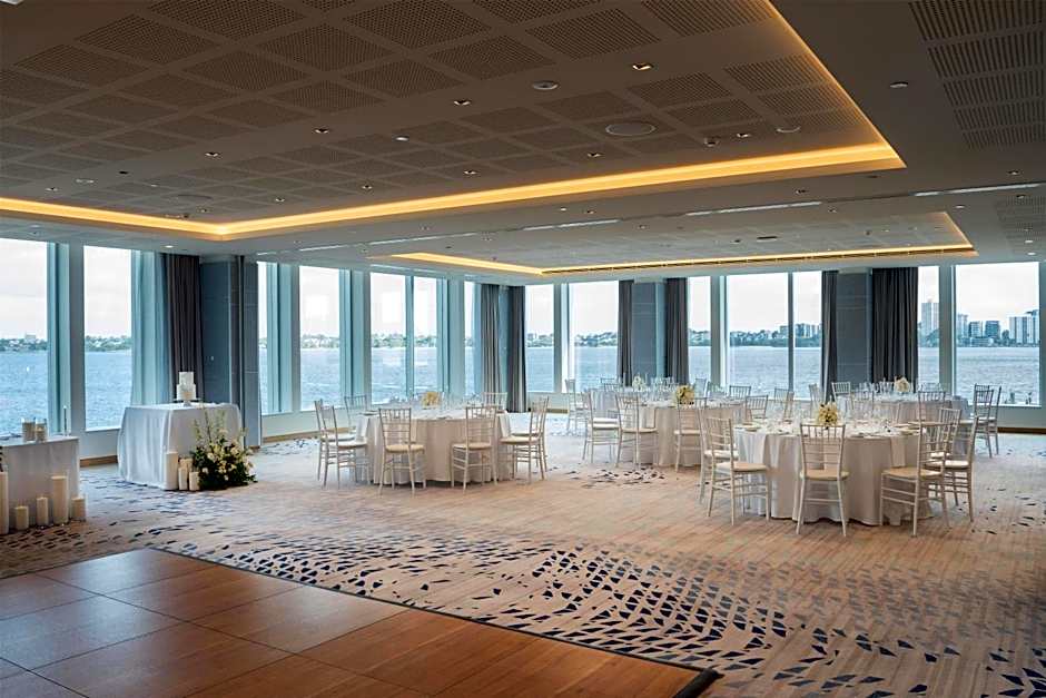 DoubleTree By Hilton Perth Waterfront