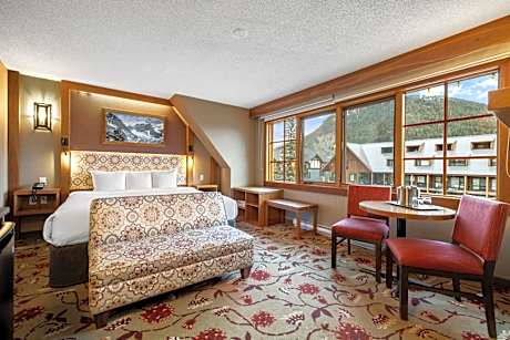 King Suite - Mountain View