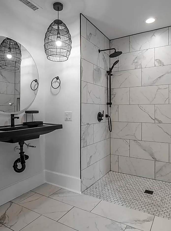 The Front Street Inn