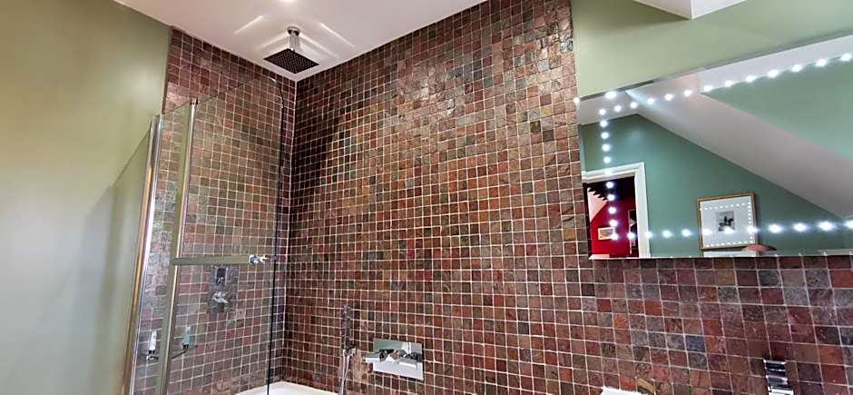 Buccleuch and Queensberry Arms Hotel