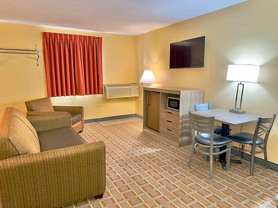 Econo Lodge Lansing - Leavenworth