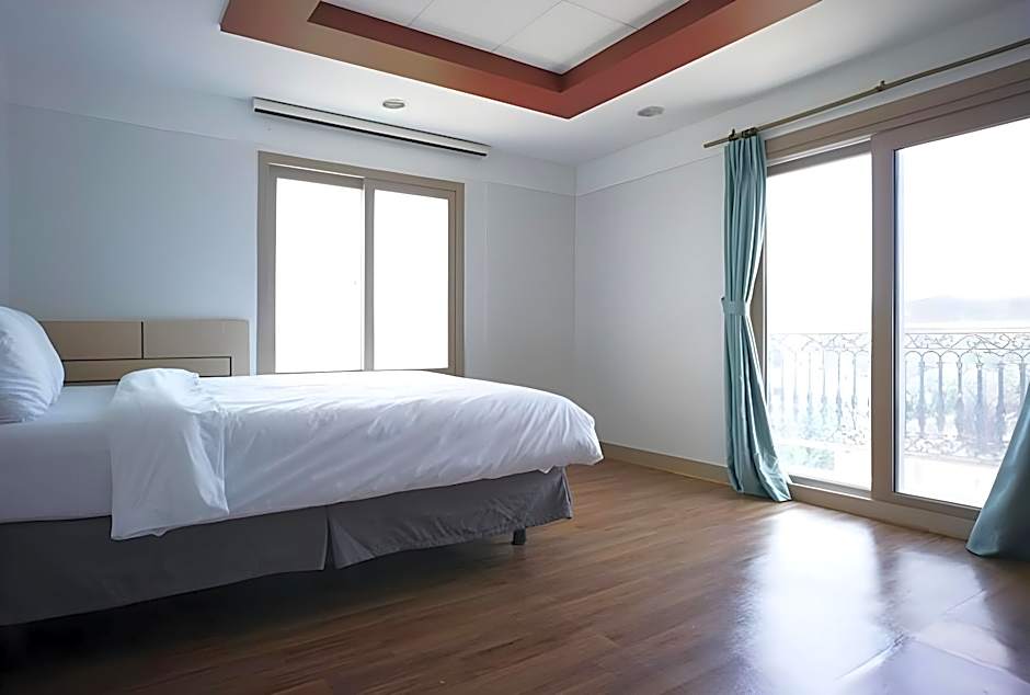 Hotel Navis