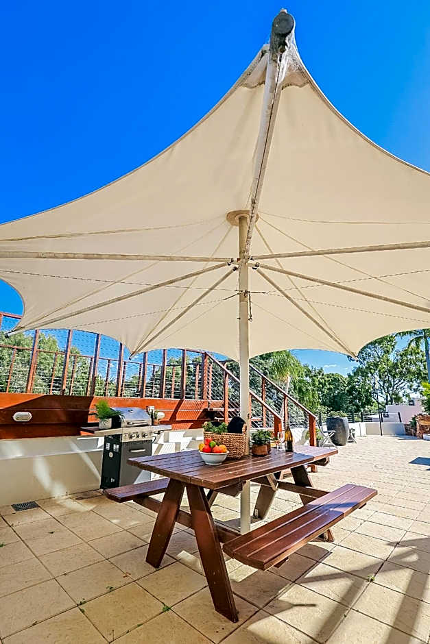 1770 Sovereign Lodge Retreat