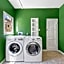 Beverly Hills Stylish & Central 1 BR Apt + Parking