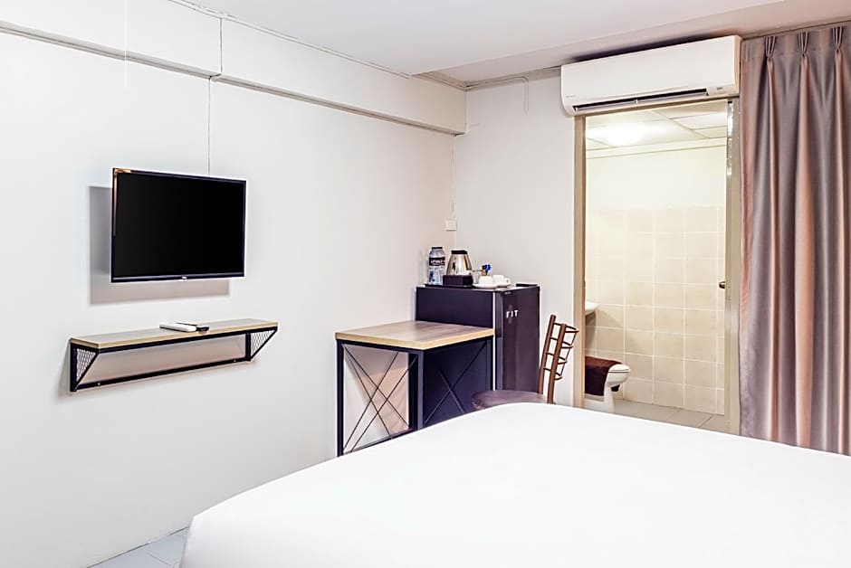 Livotel Express Hotel Ramkhamhaeng 50 Bangkok - No Parking