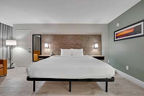 King Room with Jacuzzi - Non-Smoking