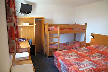 Family Room (2 Adults + 2 Children)