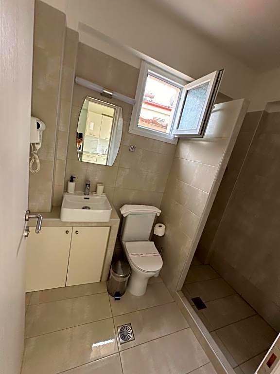 Villa Nikiti View semi-basement