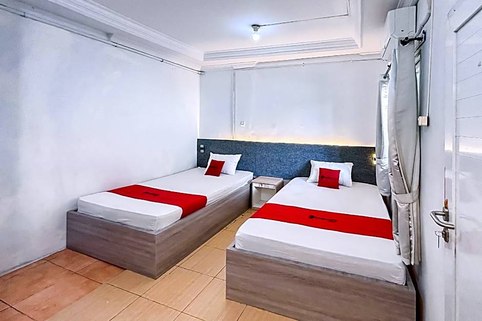 RedDoorz near Alun Alun Subang 2