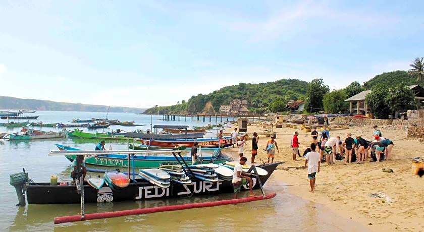 Duyung Rooms and Resto