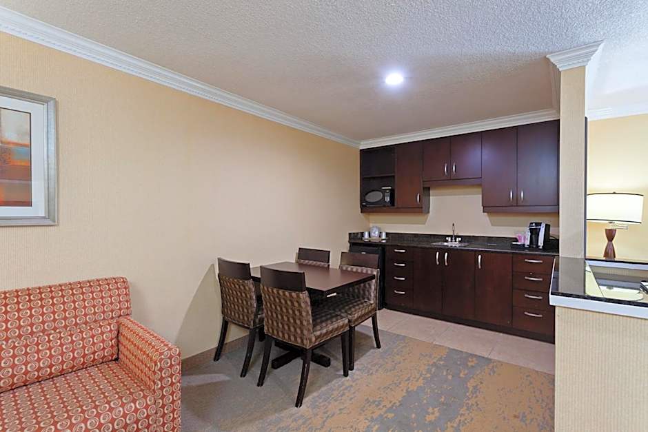 Holiday Inn & Suites San Mateo - SFO By IHG