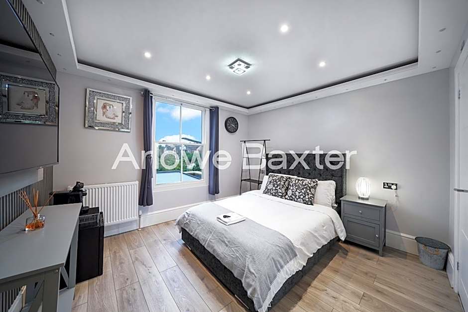 Hackney Suites - En-suite rooms & amenities
