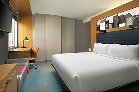 Aloft King Room with City View