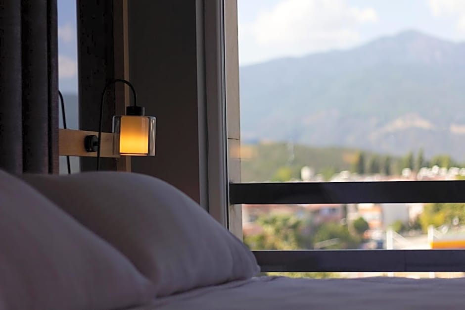 L'opera Deluxe Hotel