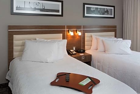 2 Twins W/Fridgertor Nonsmoking