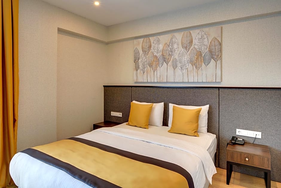 Leo Suites