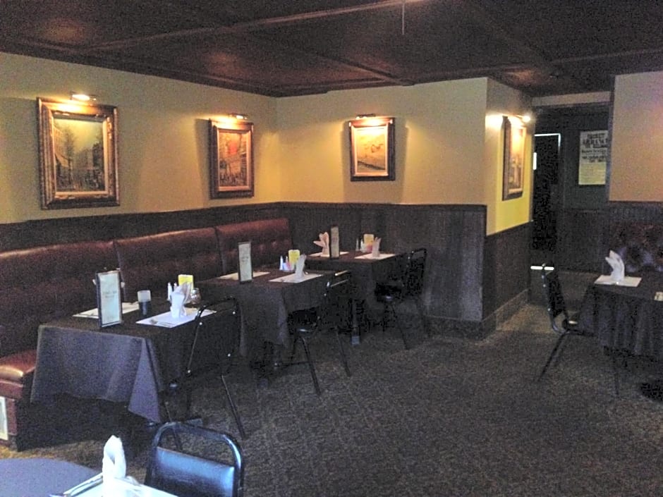 Fred's Inn Restaurant & Lodging