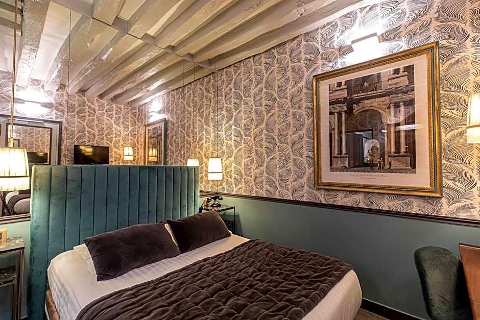 Dauphine Saint Germain