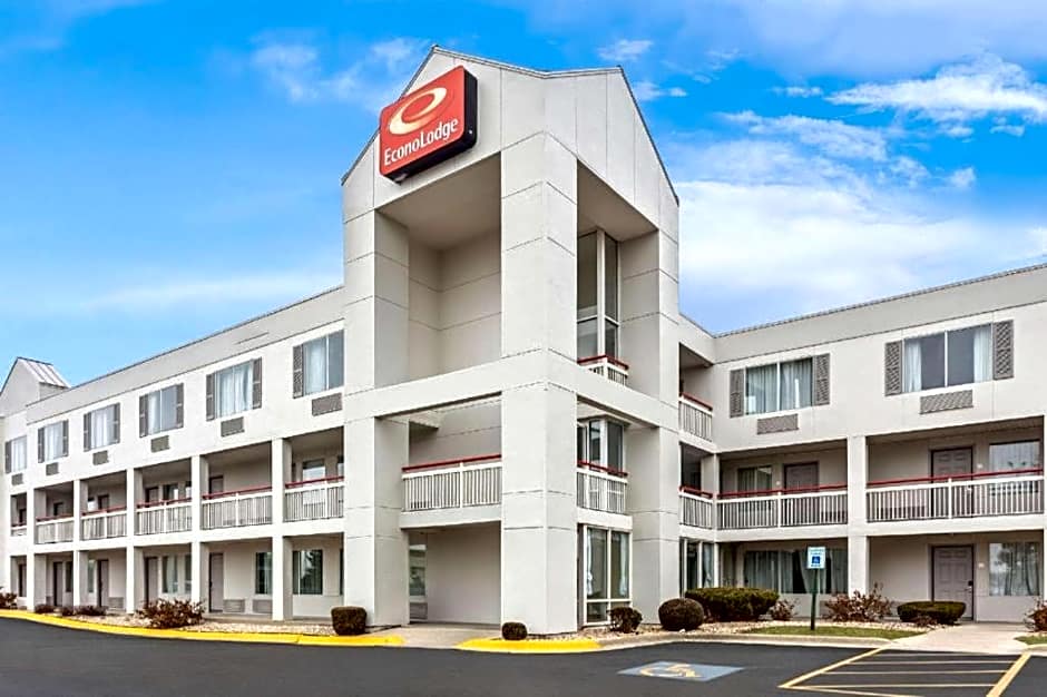 Photo 1 of 50 of Econo Lodge Willowbrook