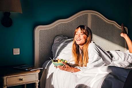 Prestige Suite with Terrace and Marina View