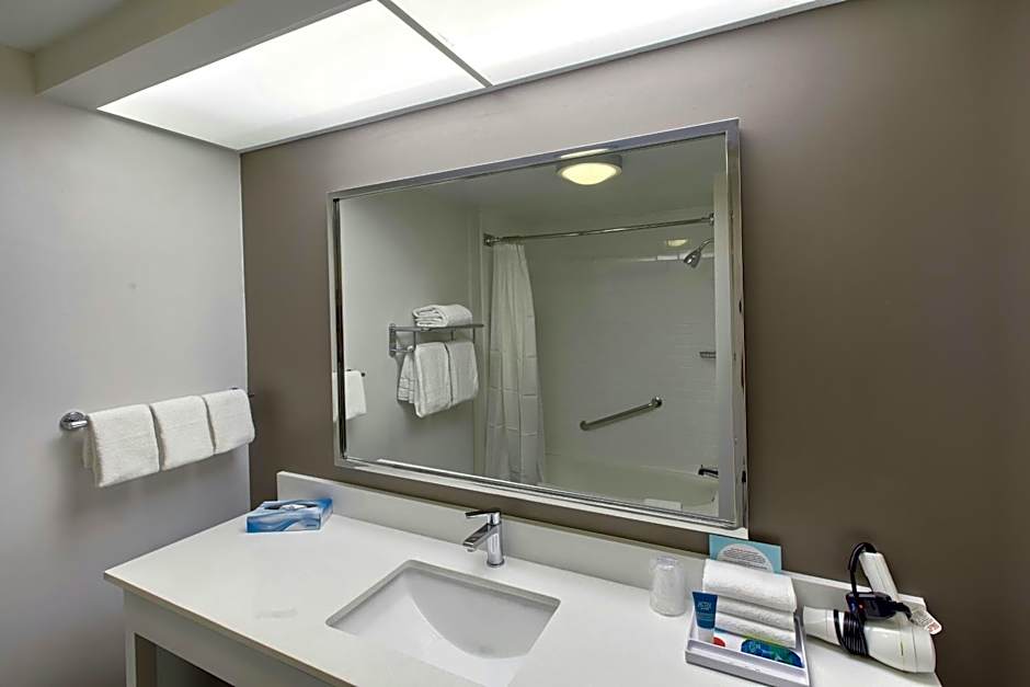 Four Points By Sheraton Charlotte - Pineville