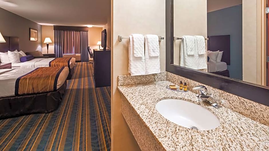 Best Western Plus Berkshire Hills Inn & Suites