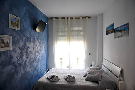 Standard Double Room with Shared Bathroom