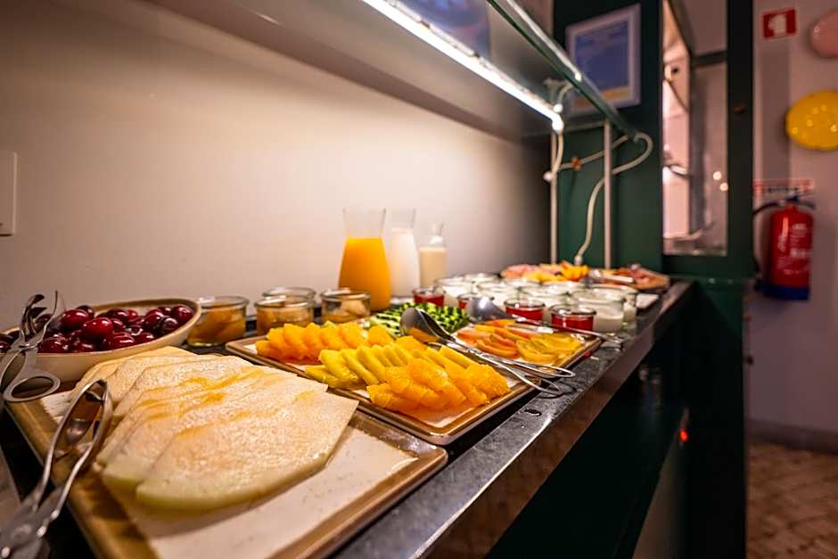 Casa do Bairro by Shiadu