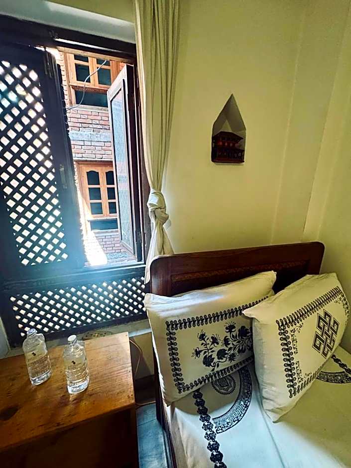 Sunny Guest House and Cafe