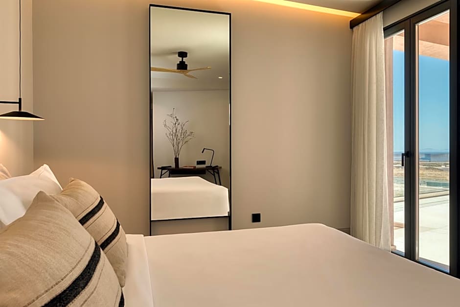 Domes Novos Santorini, Autograph Collection