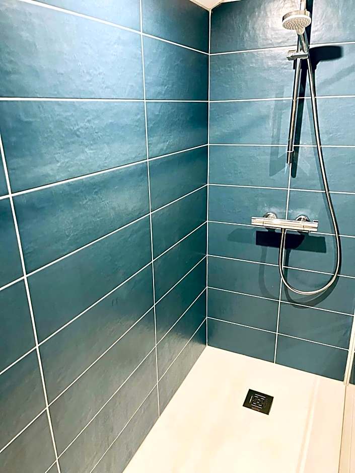 Aux Tourelles 1888 - Tres Proche Lyon #Clim #Piscine #Netflix #Parking Payant Securise