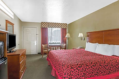 1 King Bed, Smoking