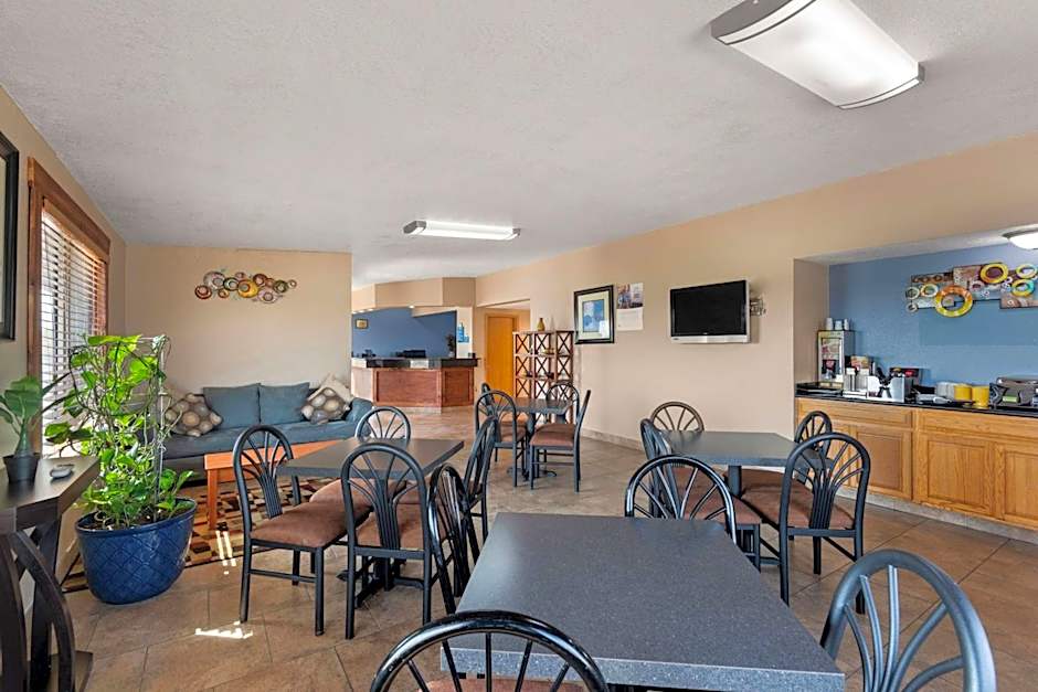 Days Inn by Wyndham Newton