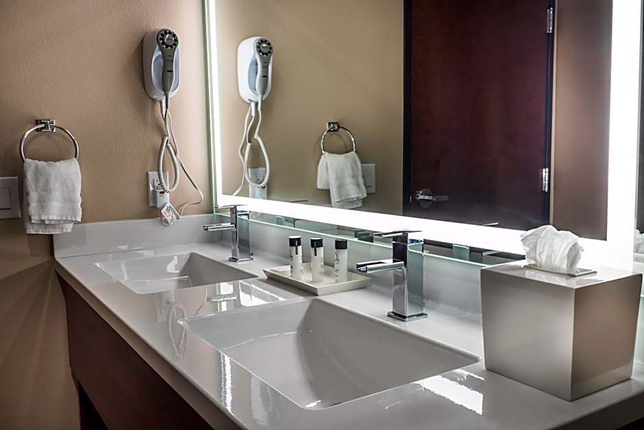 Skyline Hotel and Casino