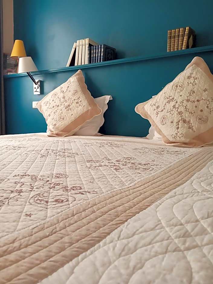 Les Arcades Le Lion D'or