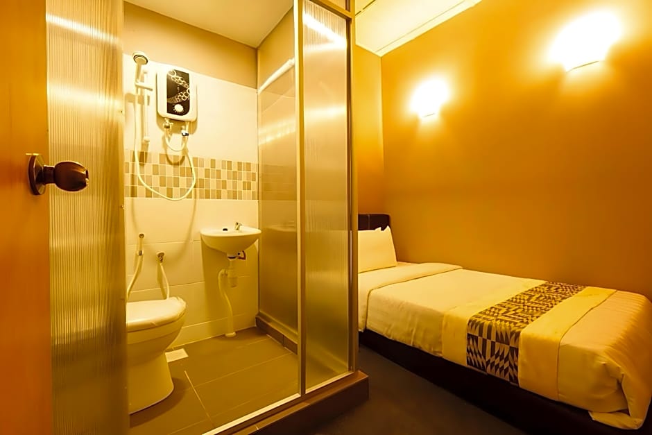 RAINFOREST Budget Stay