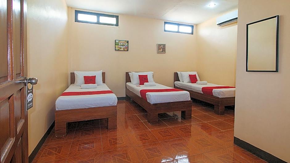 RedDoorz @ Casa Buena Dormitel Davao City