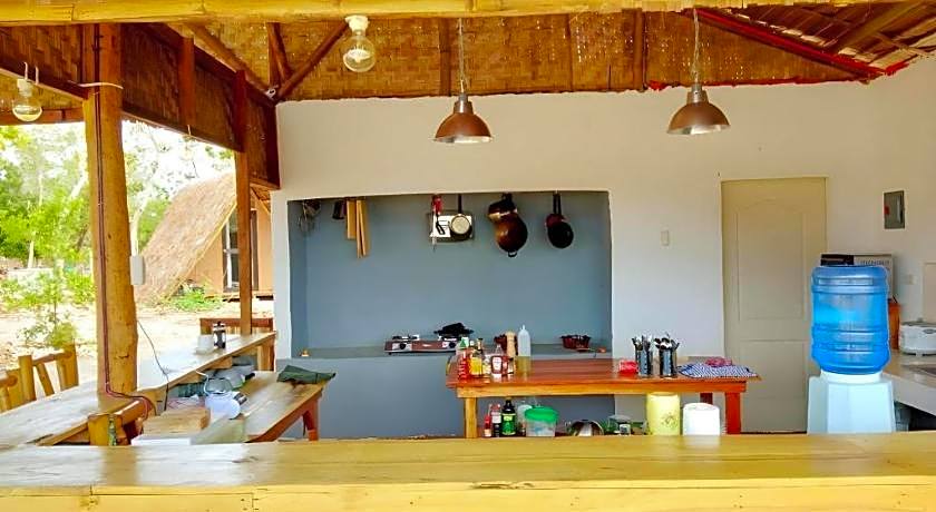 SEE-KEE-HOR Cafe and Hostel