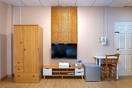 2Single Bed Deluxe Non-Smoking