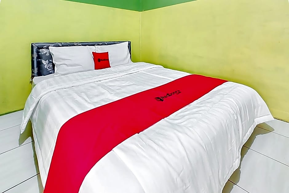 RedDoorz near RS Dr Hafiz Cianjur