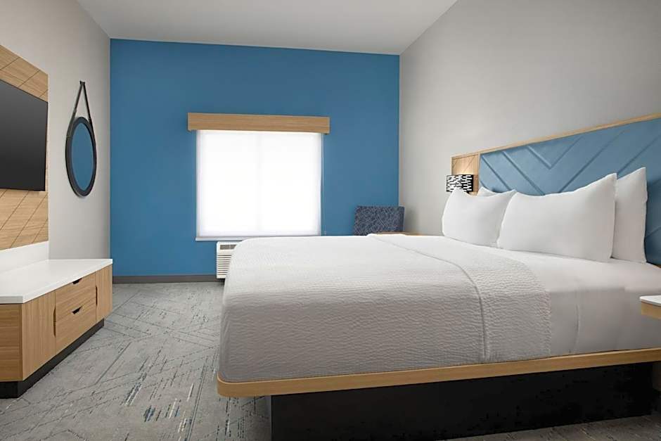 Holiday Inn Express Hotel & Suites DFW West - Hurst By IHG