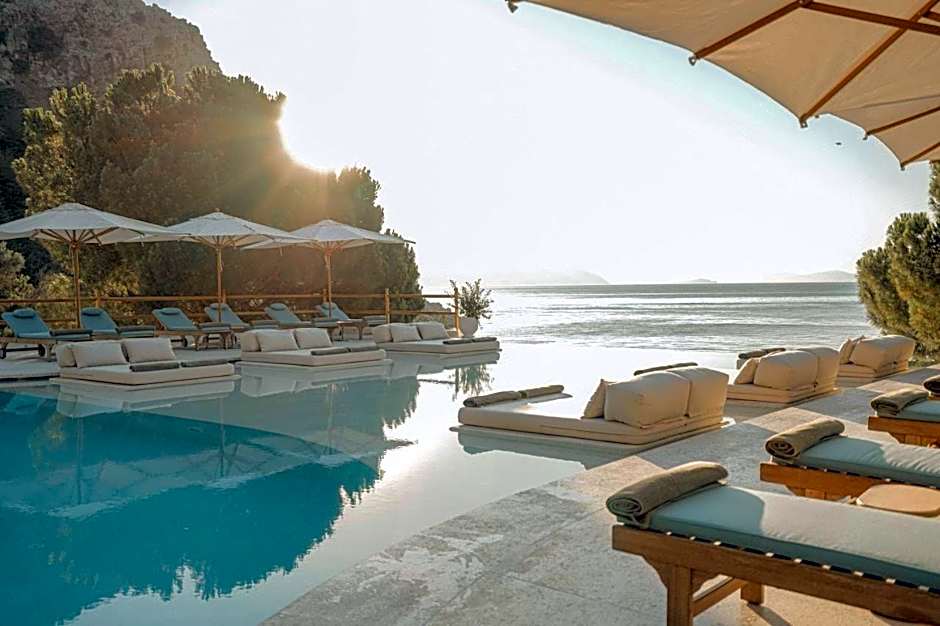 Perios Beach House - Adults Only