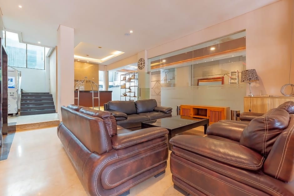 RedDoorz Premium near Paris Van Java Mall