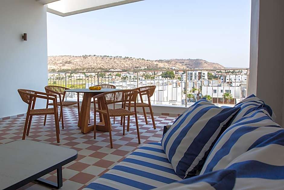 Larnaca LIV & CO Suites