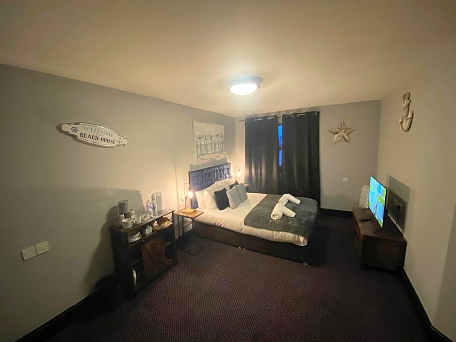 Bay view rooms at Mentone Hotel