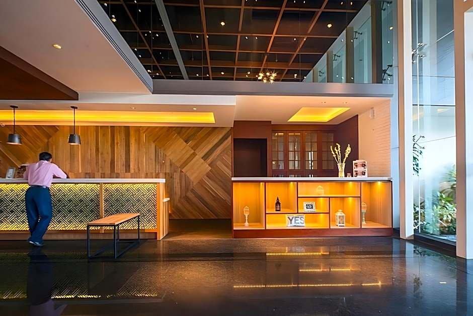 Luminor Hotel Jemursari By WH