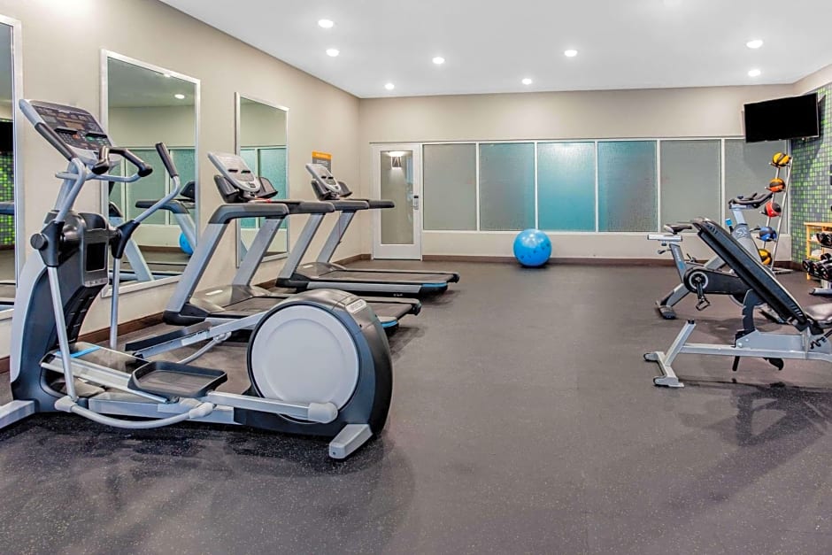 La Quinta Inn & Suites by Wyndham San Antonio Alamo City